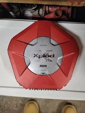 Sony Xplode 800 Watt 2 channel Automobile Amp